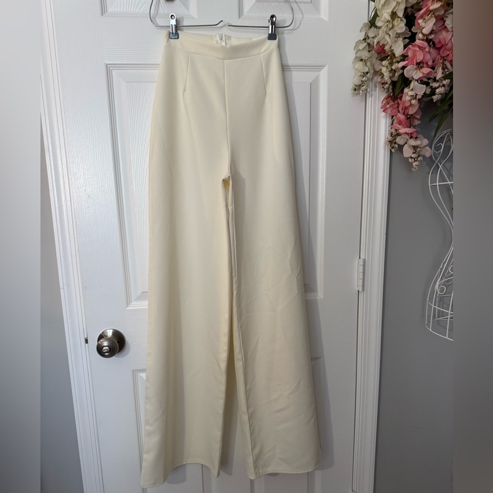 Boohoo Creamy Wide-Leg Women's Pants, Never Worn  w/tag
